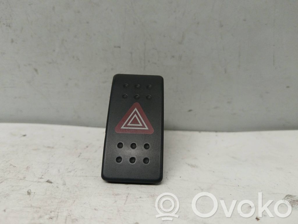 Botón interruptor de luz de peligro   06019