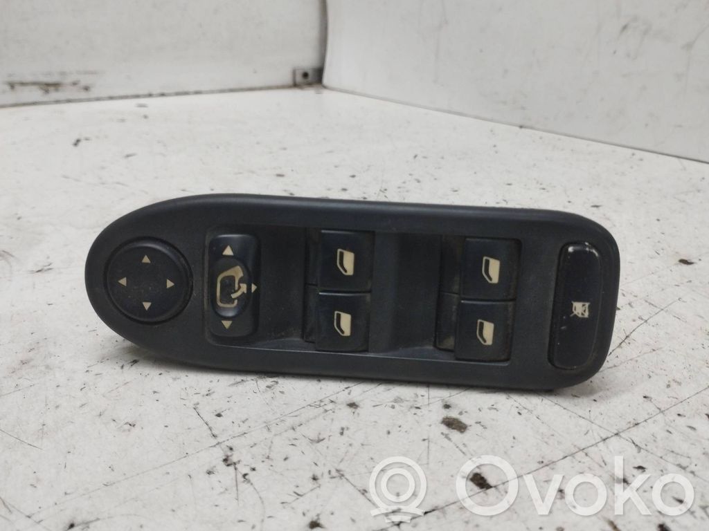 Citroen C5 Electric window control switch 