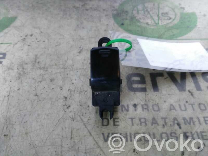 Interruptor del elevalunas eléctrico   25411EA00VA