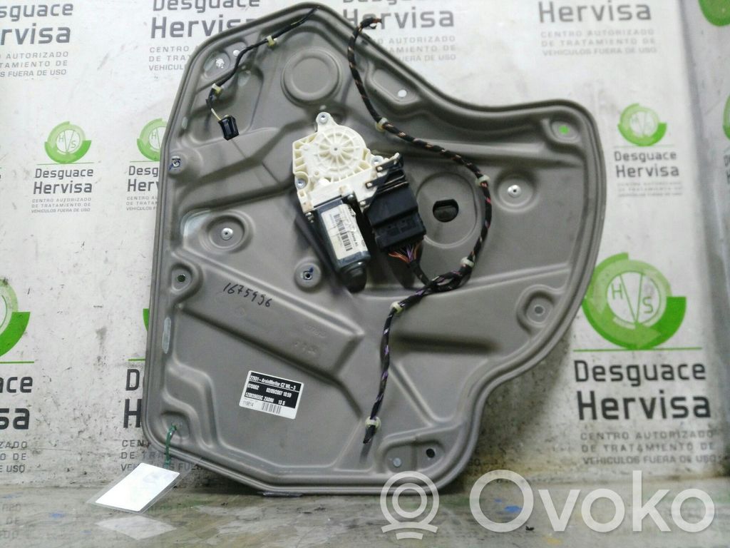 Skoda Octavia Mk1 (1U) Meccanismo di sollevamento del finestrino posteriore senza motorino 