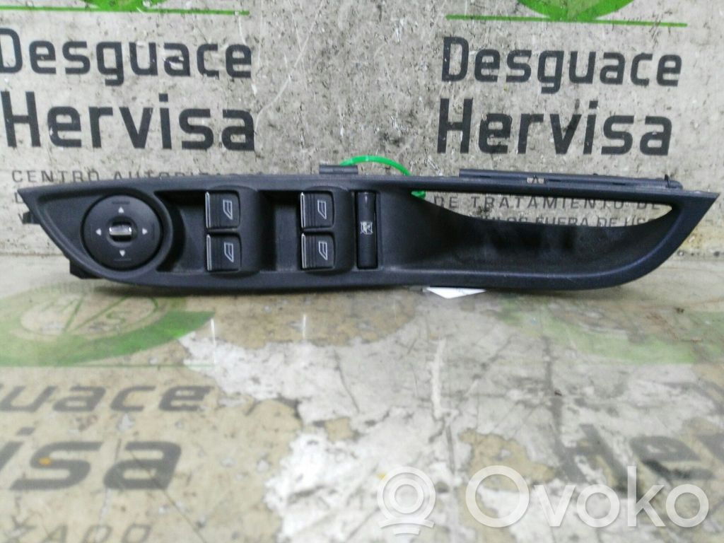 Electric window control switch   AM5T14A132AA