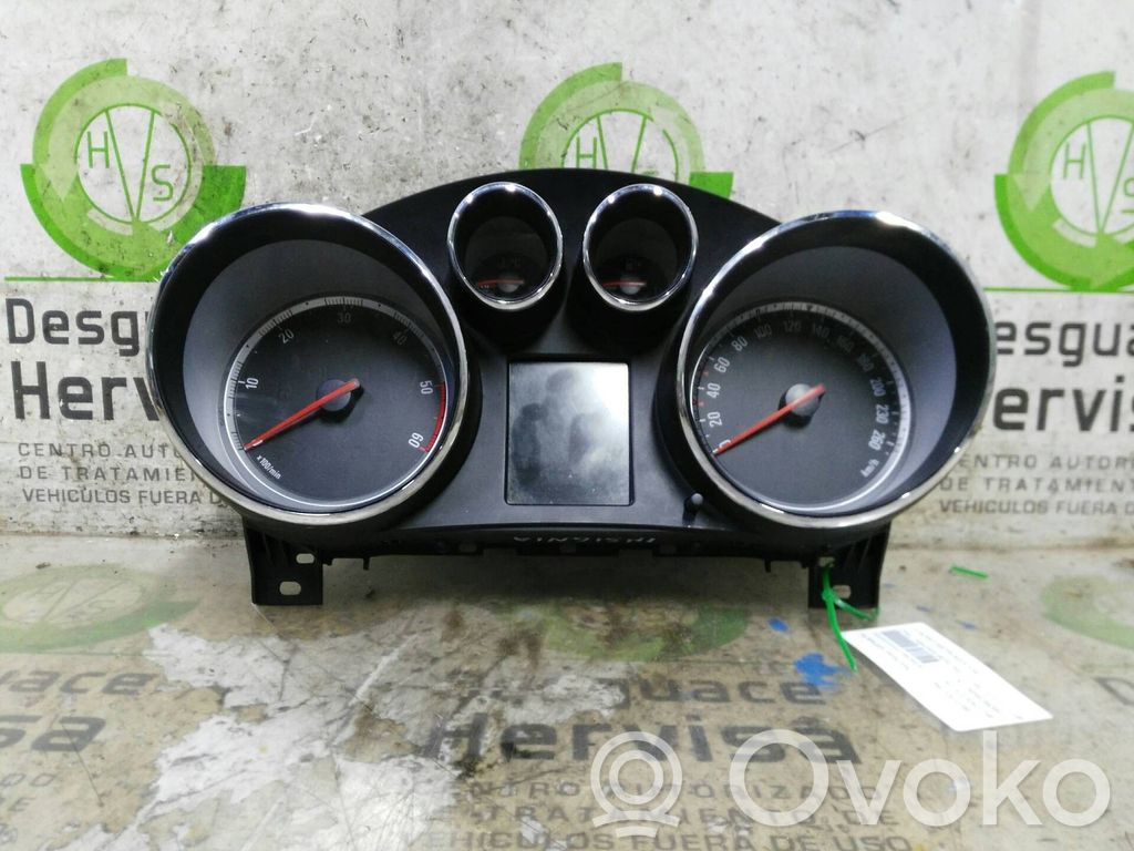 Geschwindigkeitsmesser Cockpit   20970768,365903926H,A2C53412146