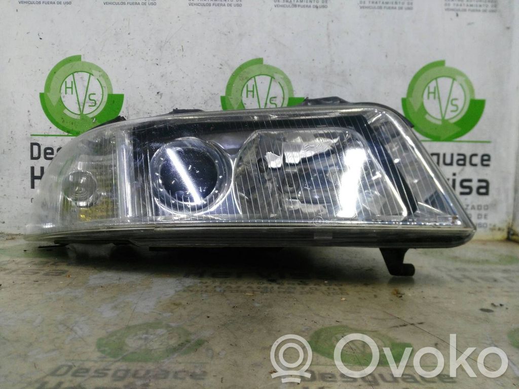 Audi A4 S4 B5 8D Phare frontale 