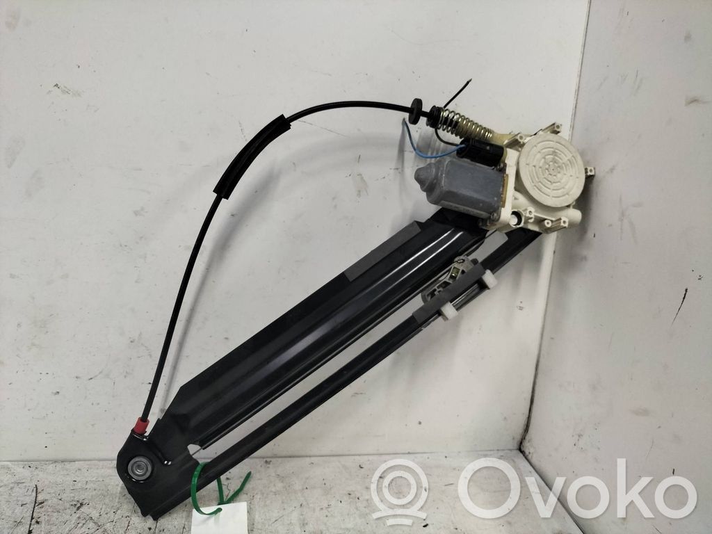 BMW 5 E39 Mecanismo para subir la puerta trasera sin motor 