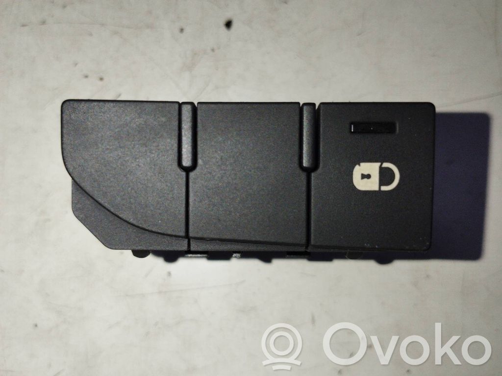 Comutator/buton multifuncțional   96637757ZD00