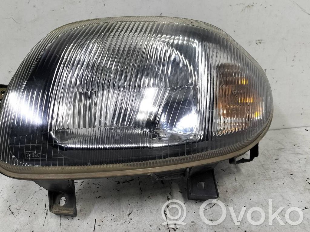 Renault Clio II Scheinwerfer 