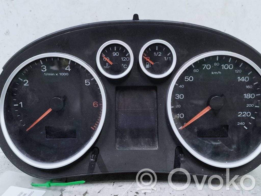 Audi A2 Speedometer (instrument cluster) 