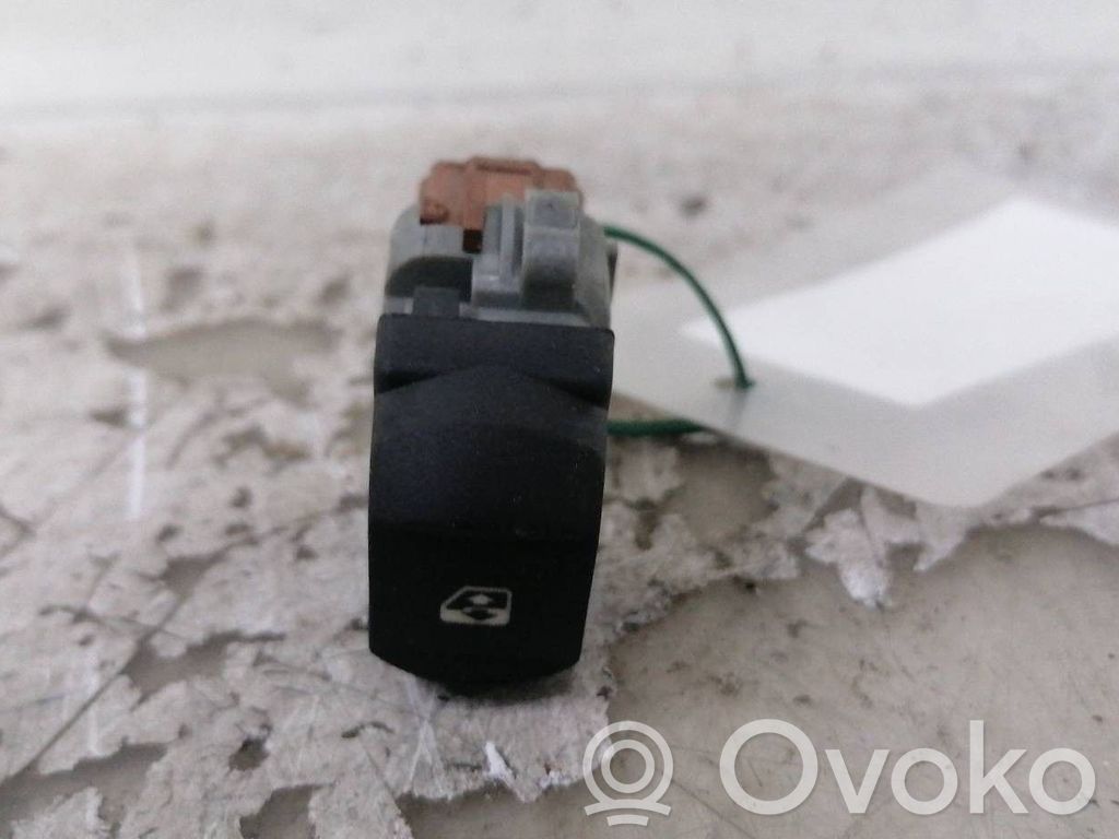 Renault Clio III Electric window control switch 
