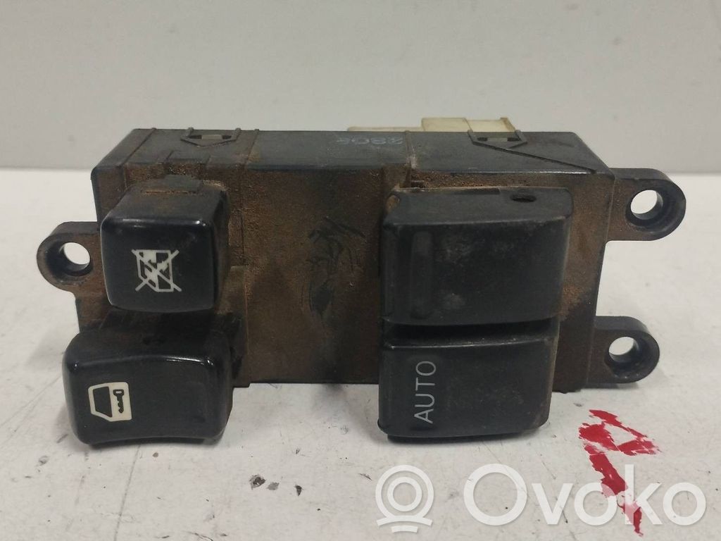 Nissan Almera N16 Electric window control switch 