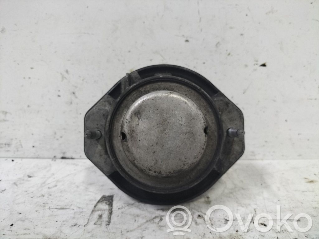 BMW 7 E65 E66 Engine mount bracket 
