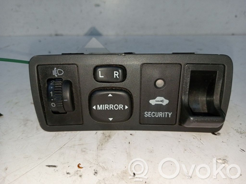 Toyota Corolla Verso E121 Interruttore specchietto retrovisore 