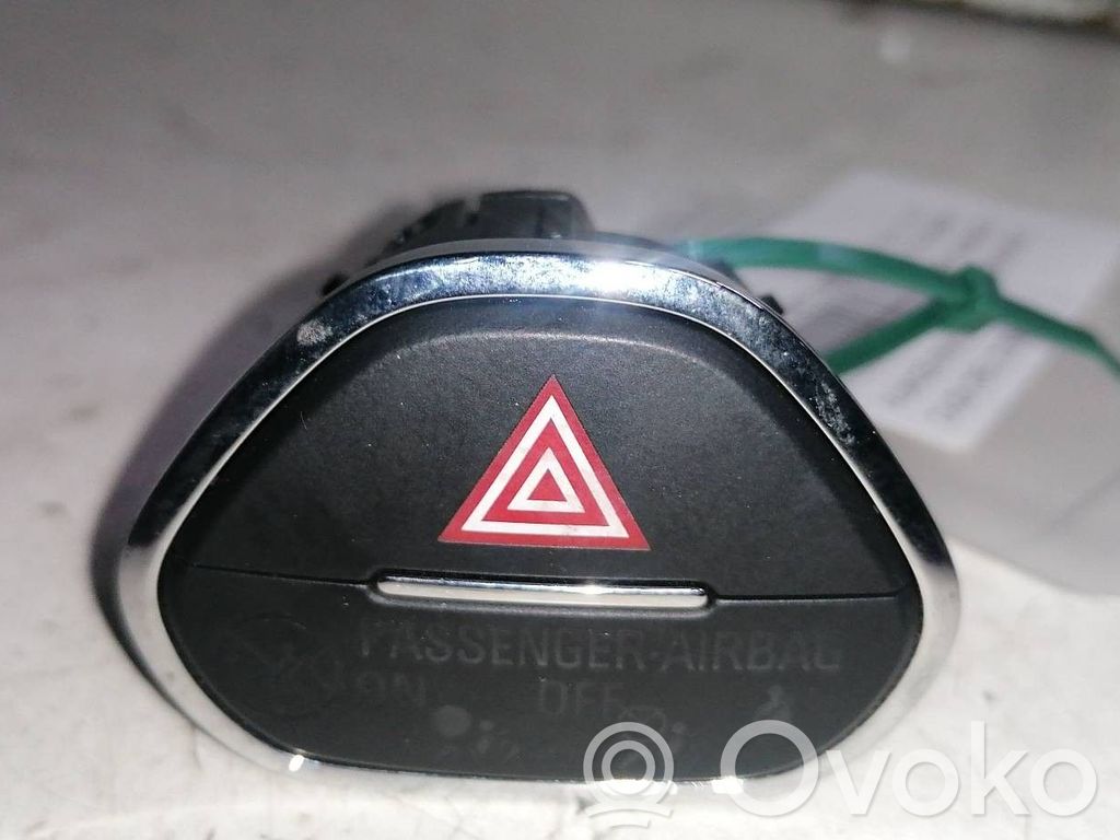Hazard light switch   39031634,10142368,1634A6202
