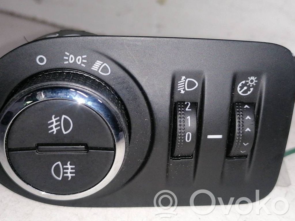 Opel Corsa E Interruttore di regolazione dell’illuminazione del quadro 
