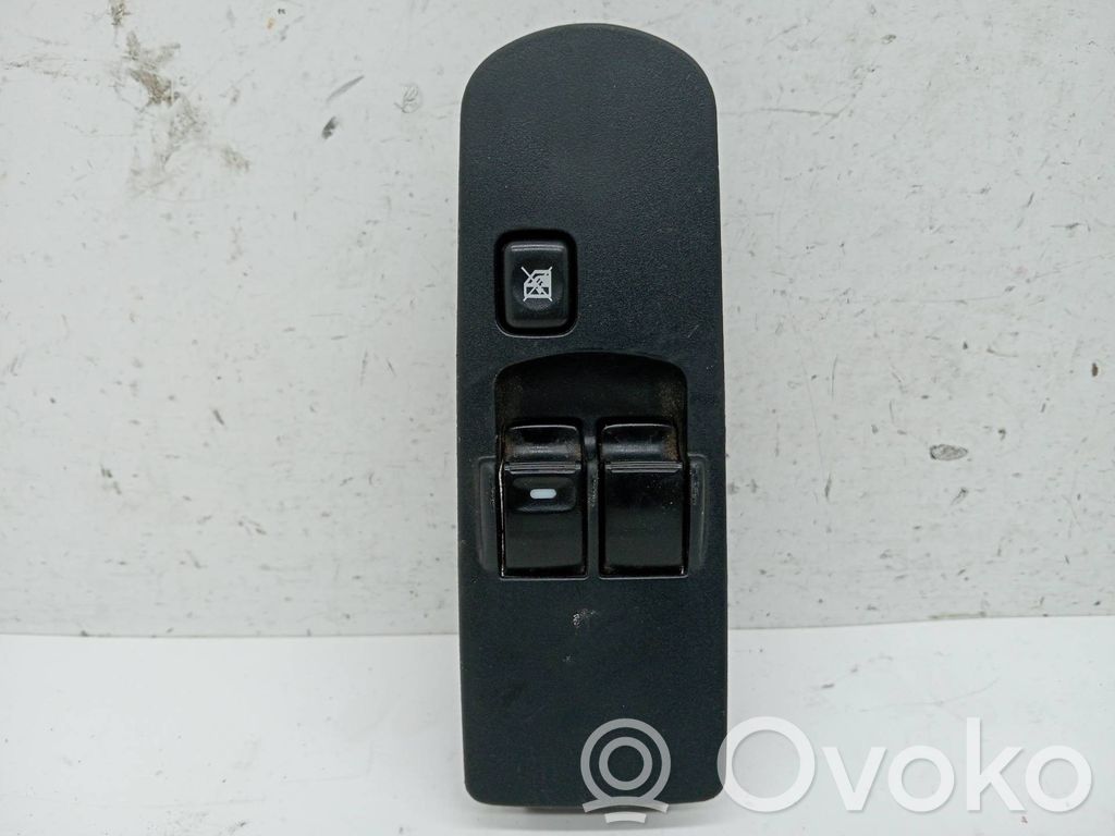 Interruptor del elevalunas eléctrico   MR587959