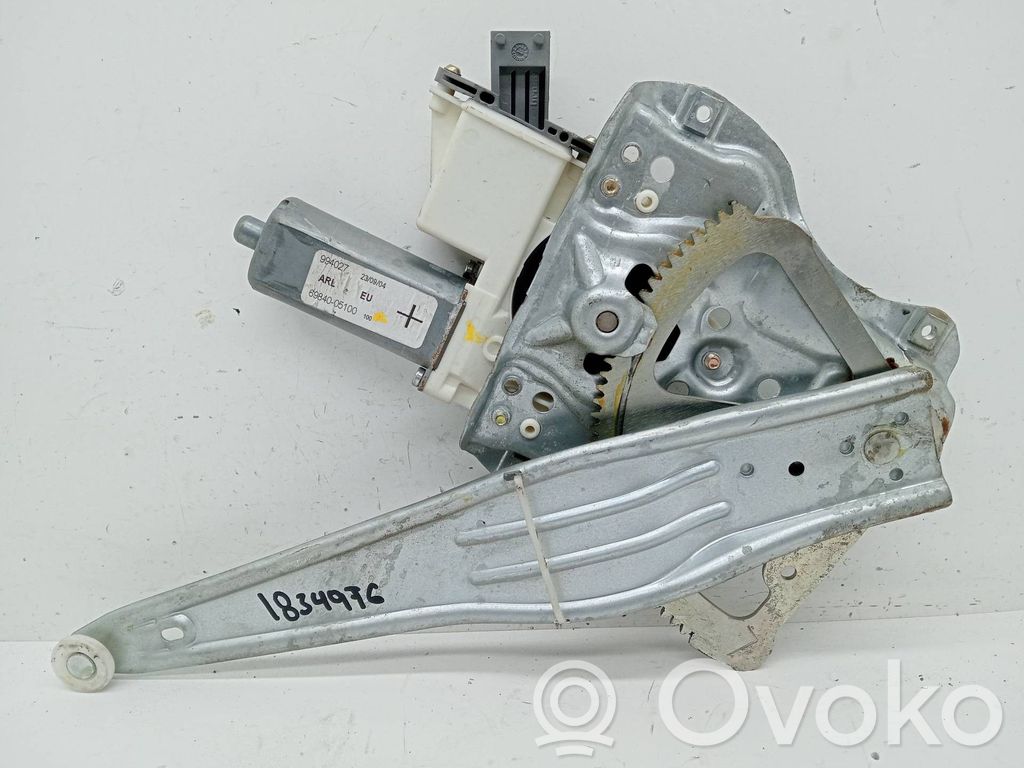 Toyota Avensis T250 Meccanismo di sollevamento del finestrino posteriore senza motorino
