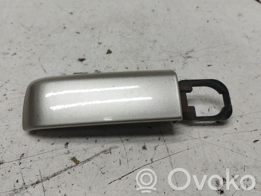 Manecilla externa puerta delantera