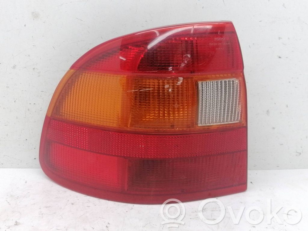 Opel Astra F Aizmugurējais lukturis virsbūvē 