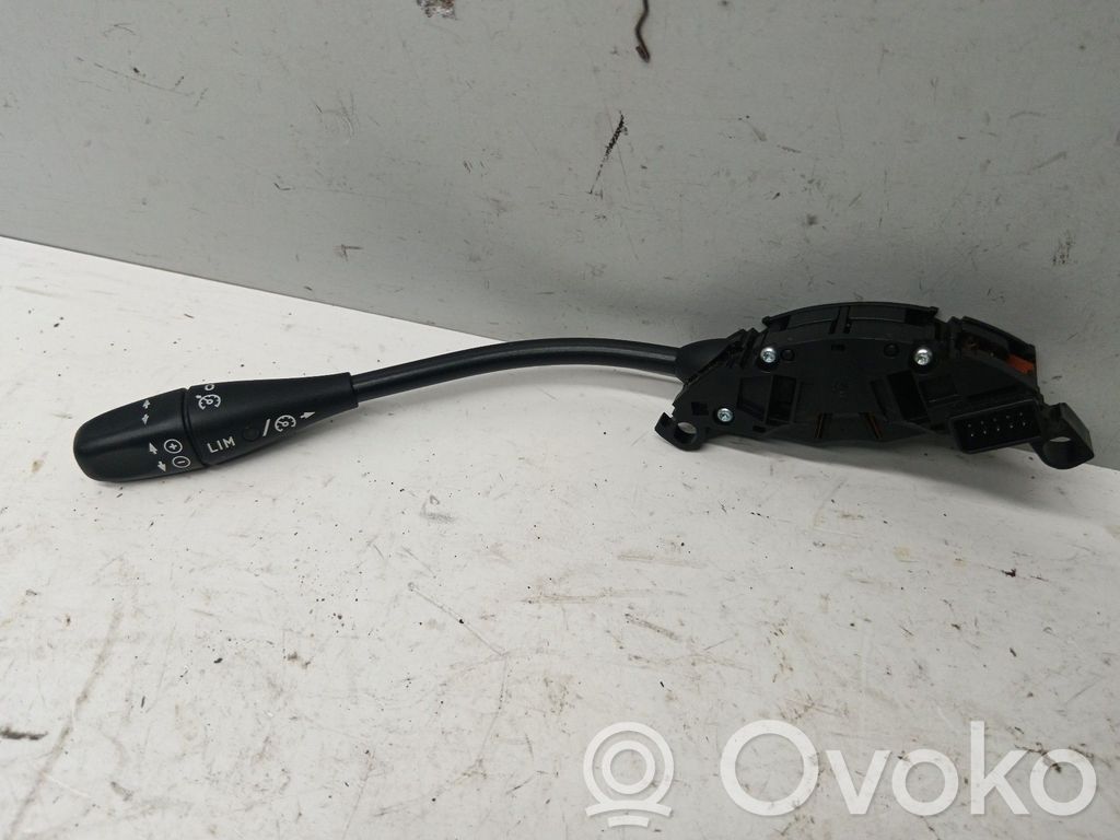 Mercedes-Benz C W203 Interruptor de control multifunción 