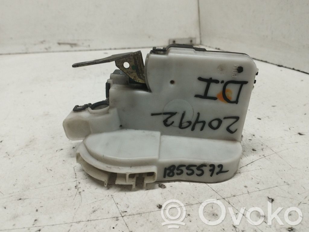 Volkswagen Polo III 6N 6N2 6NF Zamek drzwi przednich 