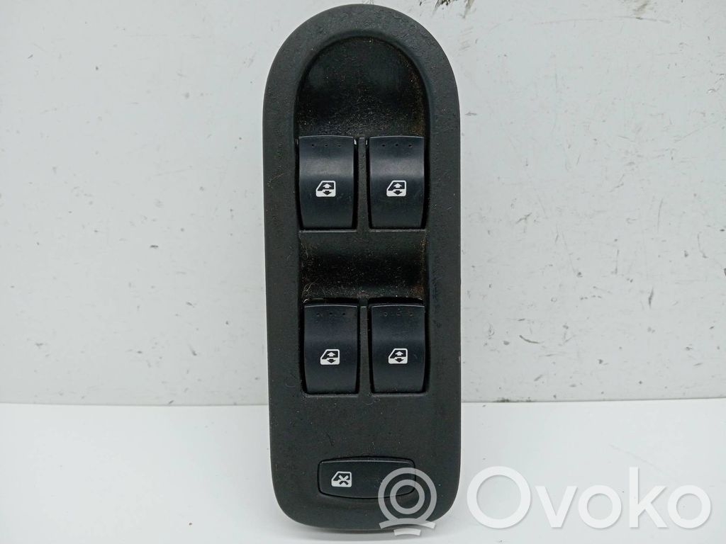 Przyciski szyb   156018070