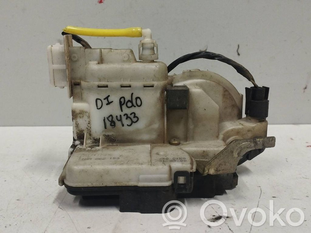 Volkswagen Polo III 6N 6N2 6NF Etuoven lukko 
