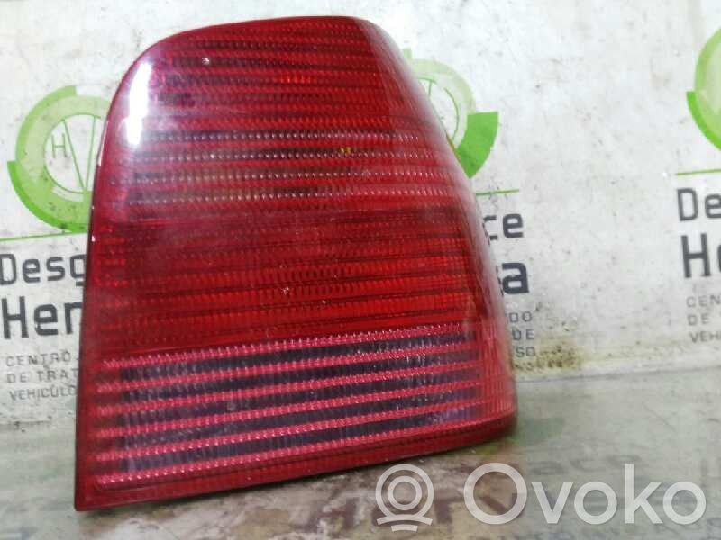 Volkswagen Polo III 6N 6N2 6NF Lampă spate în caroserie 
