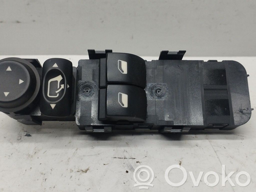 Peugeot 307 Electric window control switch 