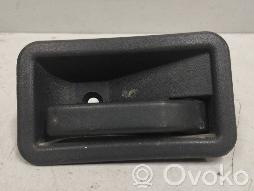 Renault Clio I Manecilla interna puerta delantera 