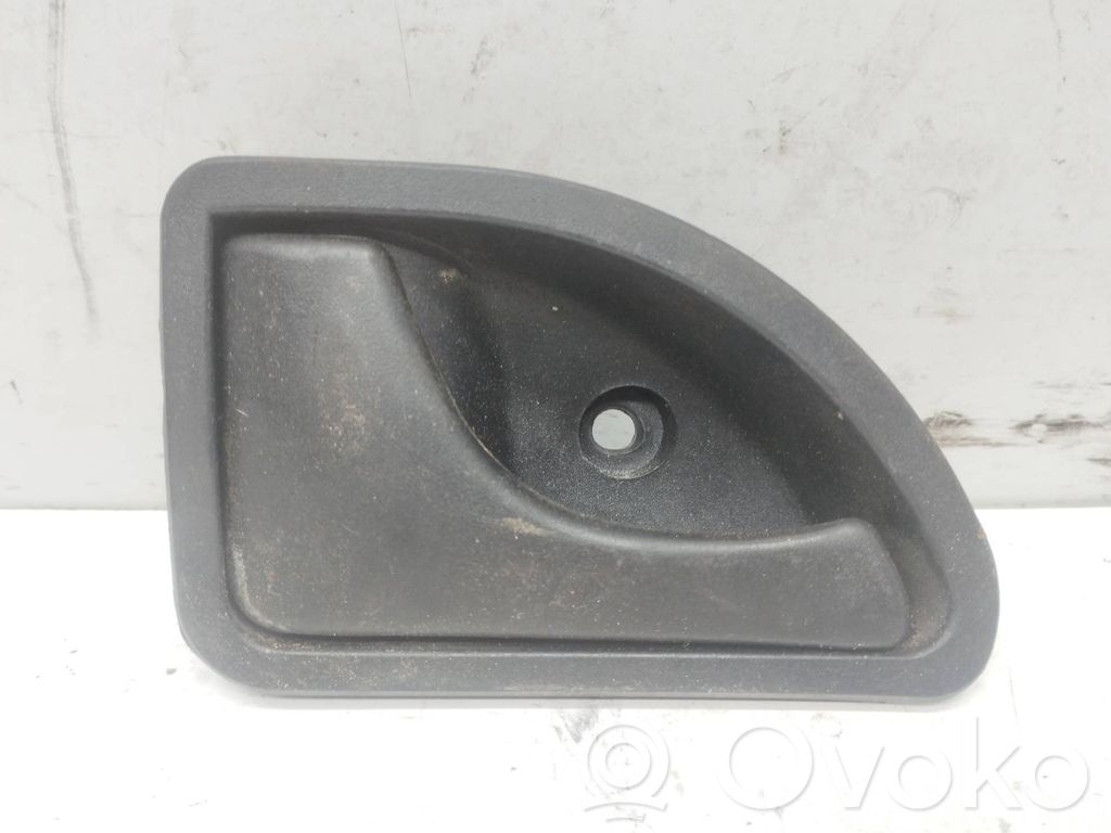 Manecilla interna puerta delantera