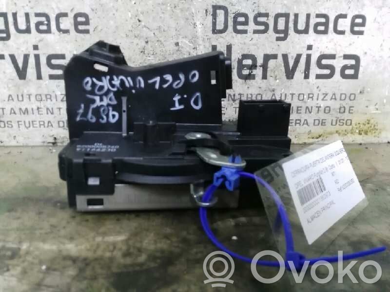 Opel Vivaro Încuietoare ușă față 