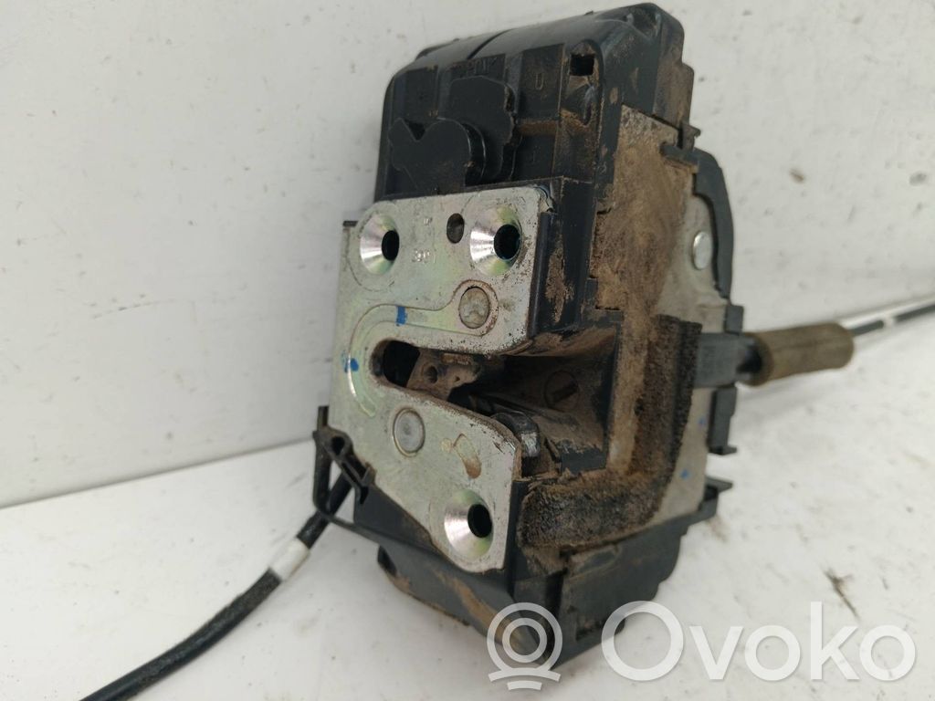 Etuoven lukko