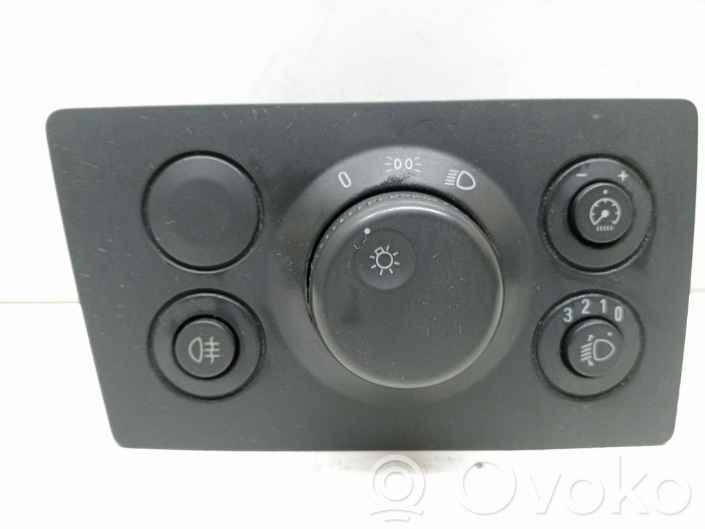 Interruptor de control del panel de luces   13205863,04060131