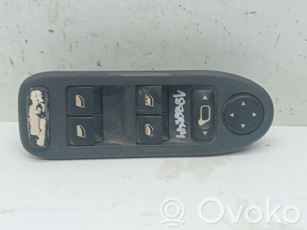 Electric window control switch   96498424ZF