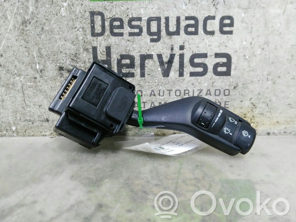 Pyyhkijän vipu   17D940