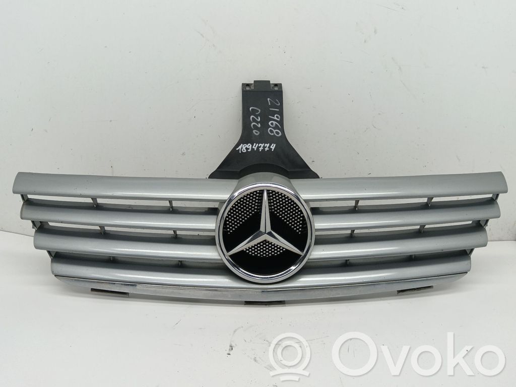 Mercedes-Benz C W203 Atrapa chłodnicy / Grill 