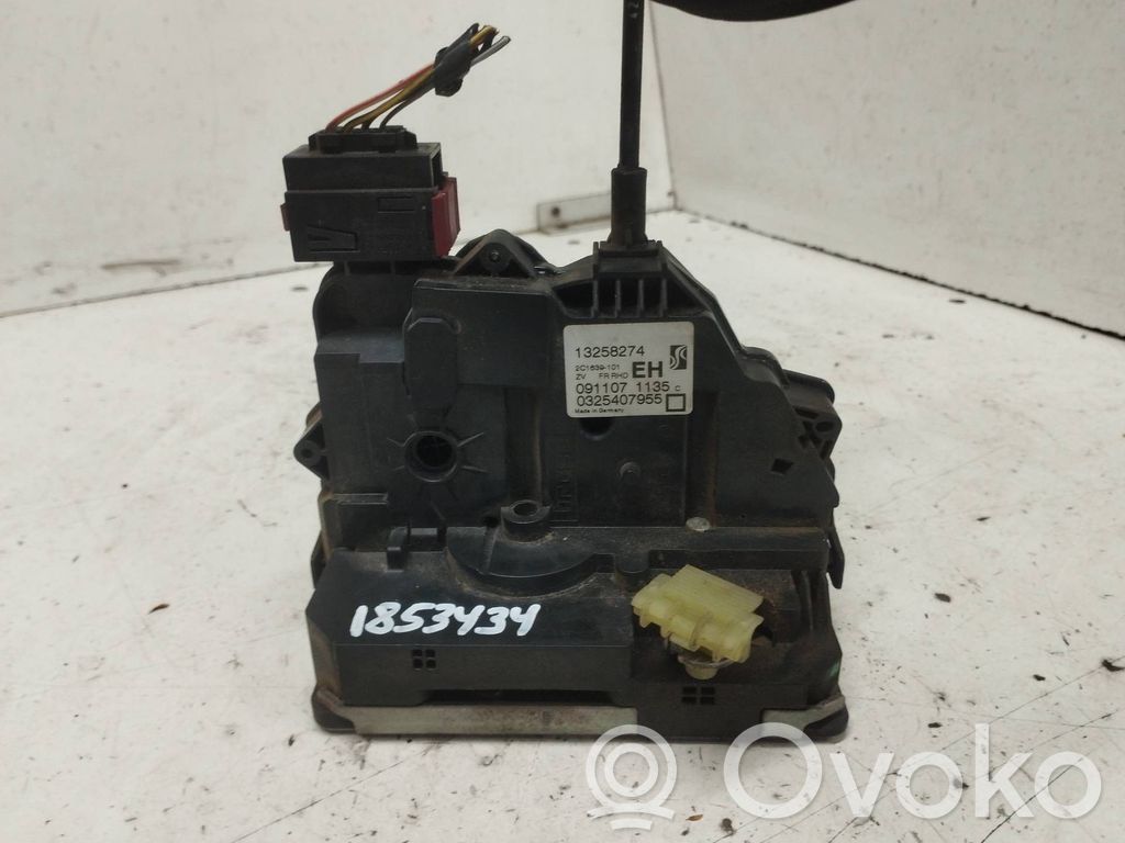 Opel Corsa D Zamek drzwi przednich 