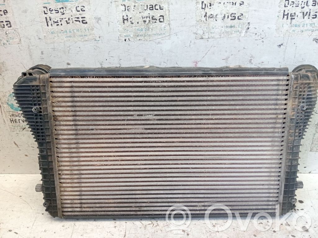 Volkswagen Touran I Chłodnica powietrza doładowującego / Intercooler