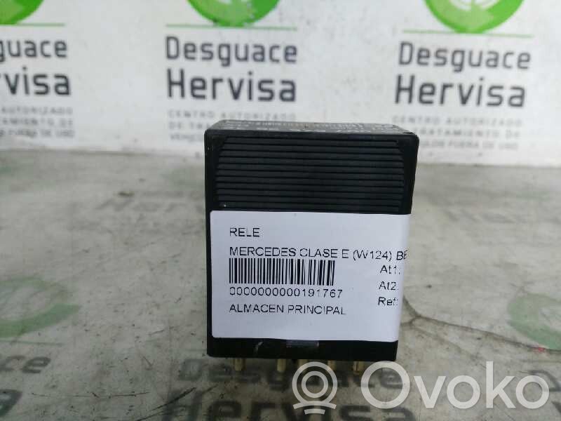 Mercedes-Benz E W124 Drošinātāju bloks 