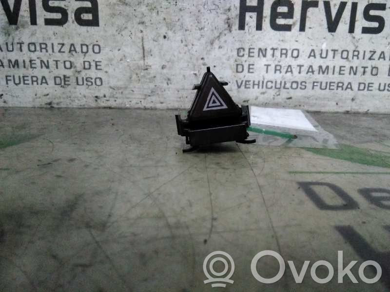 Mercedes-Benz B W245 Botón interruptor de luz de peligro