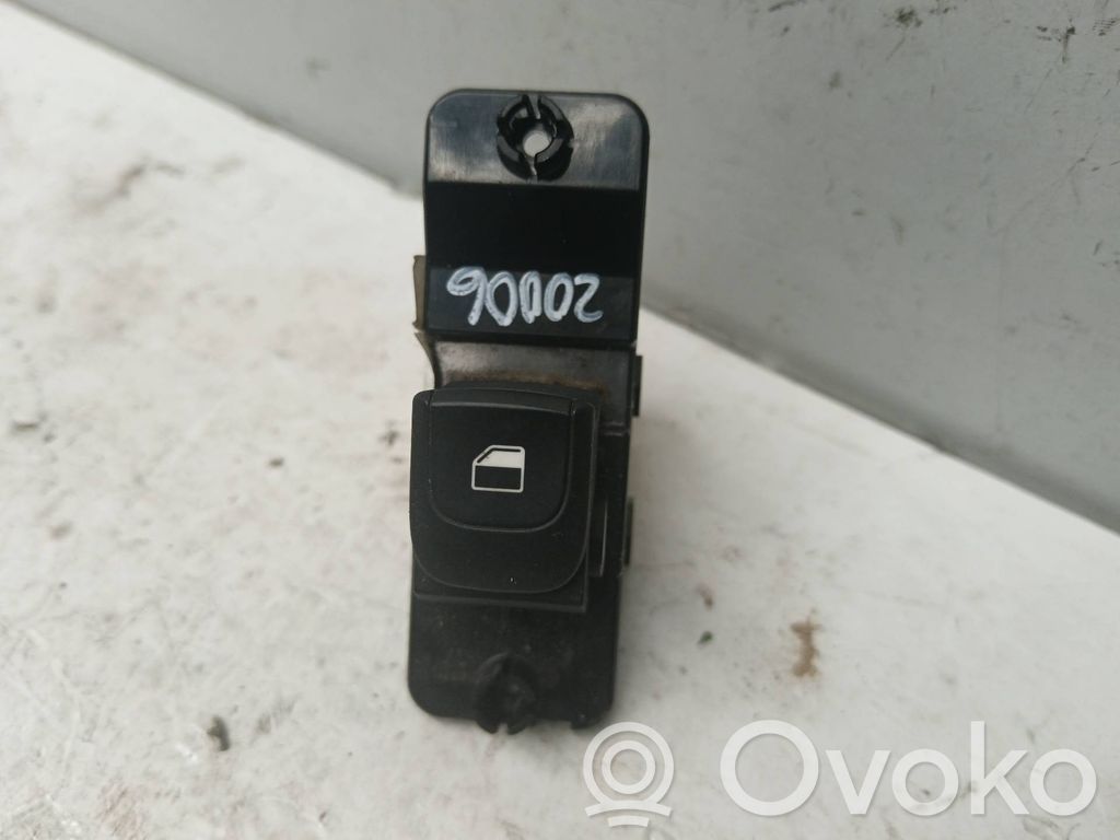 KIA Stonic Elektrisko logu slēdzis 