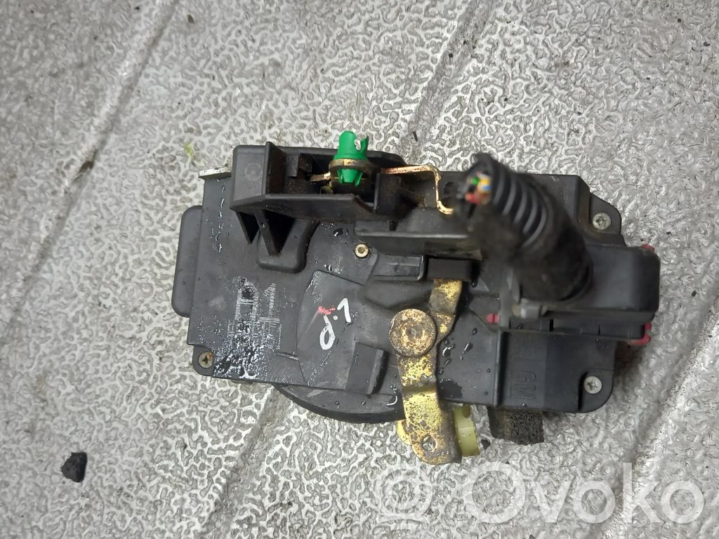 Cerradura de puerta delantera