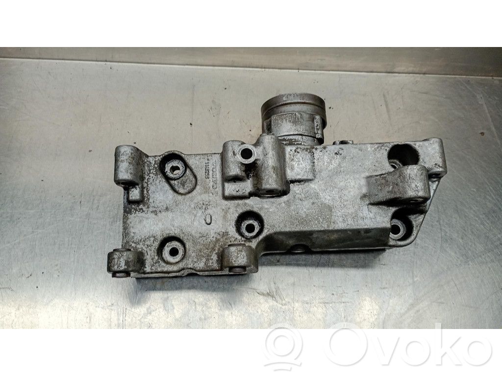 Volvo S40, V40 Generator/alternator bracket 