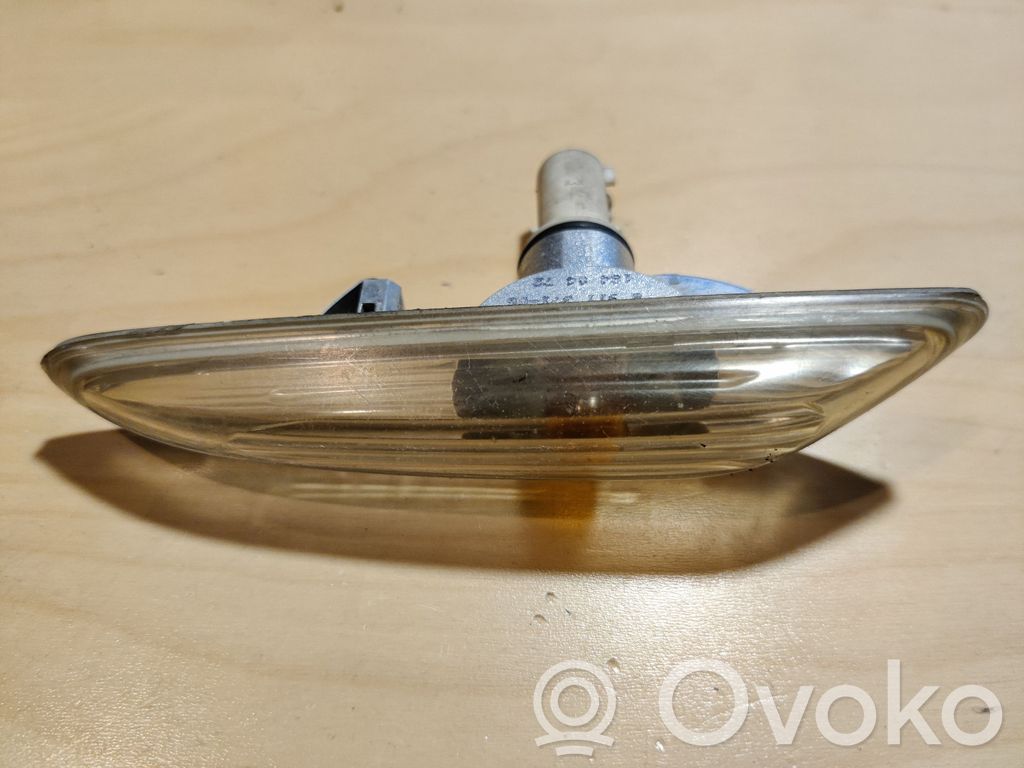 BMW 3 E46 Front fender indicator light 