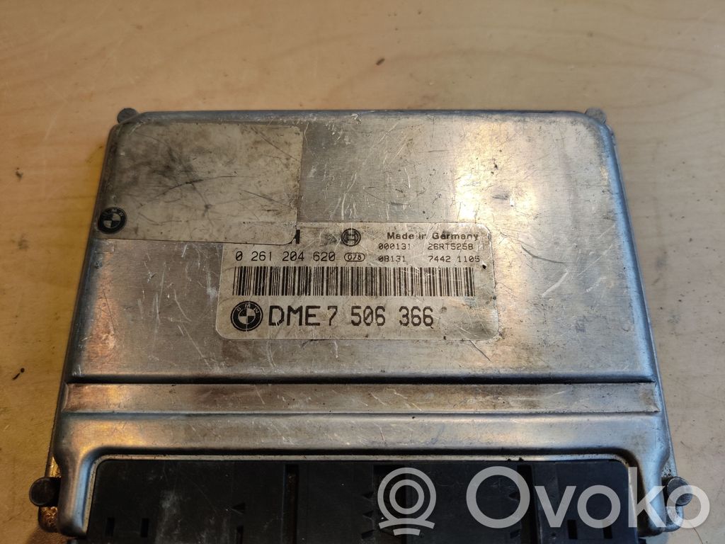 BMW 7 E65 E66 Variklio valdymo blokas 