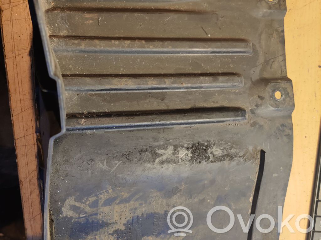 BMW 5 E60 E61 Pare-boue passage de roue avant 