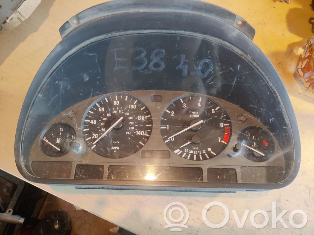 BMW 7 E38 Geschwindigkeitsmesser Cockpit 