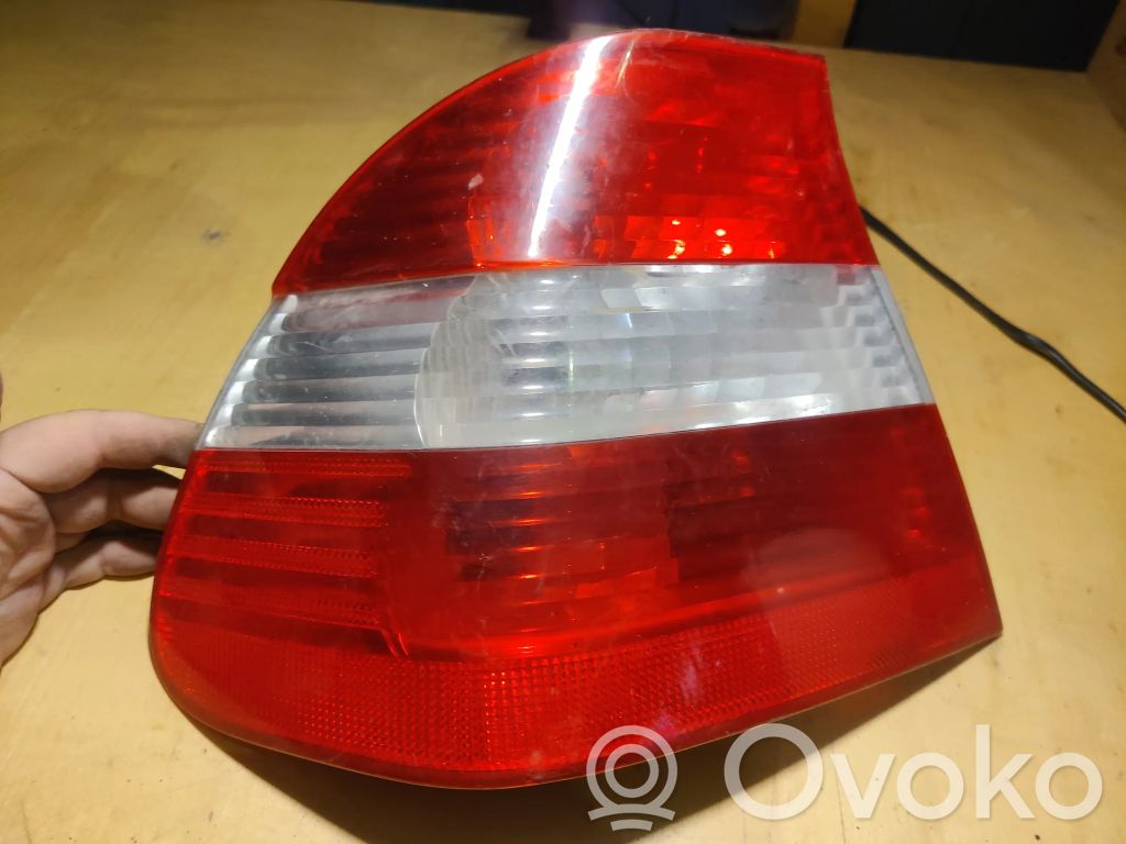 BMW 3 E46 Galinis žibintas kėbule 