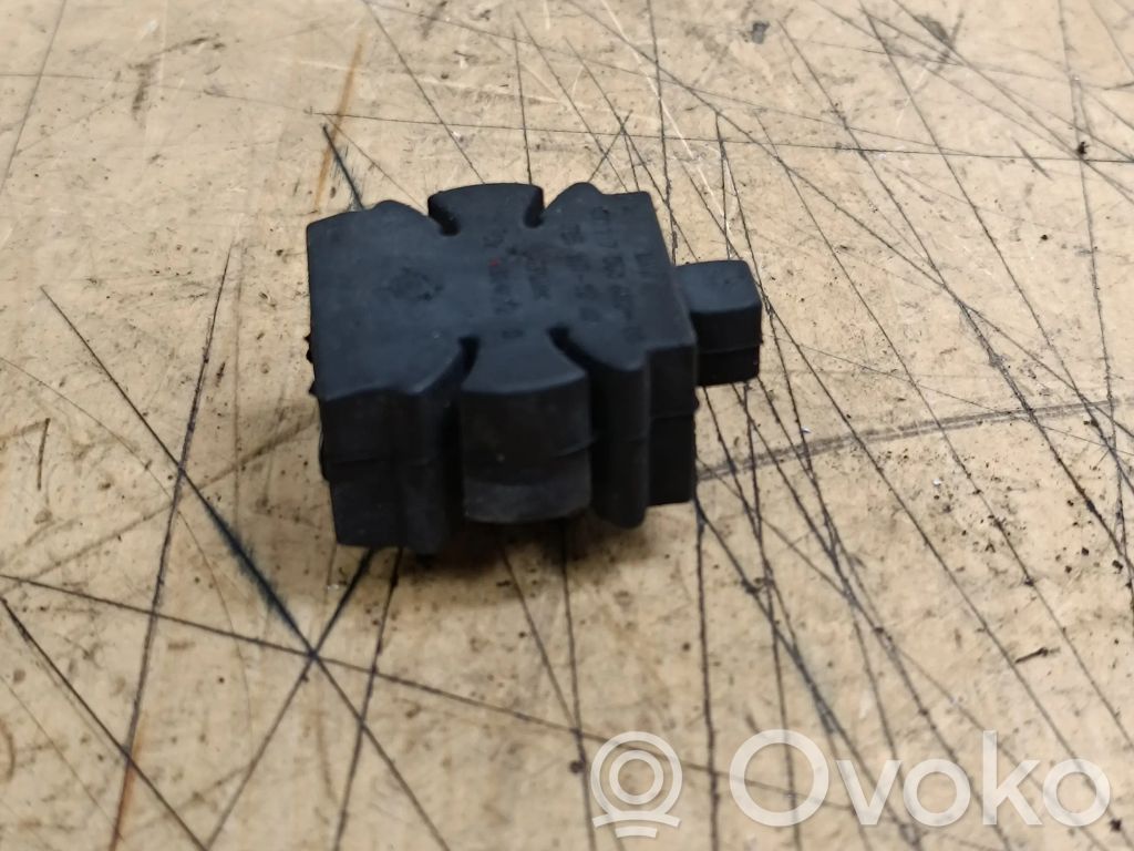 BMW X5 F15 Radiator mount bracket 