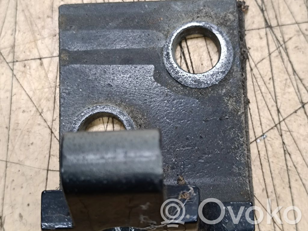 BMW X5 E53 Front door upper hinge 