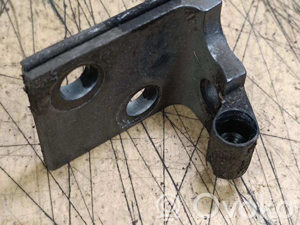 Front door upper hinge   415182651499,41518265149,8265149